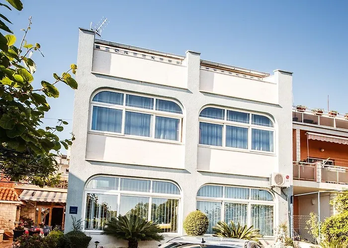 Guesthouse Rooms Split Bed & Breakfast Split