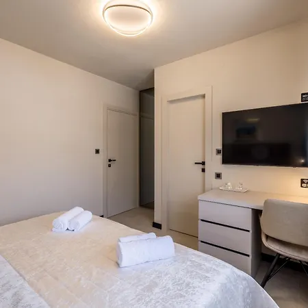 Guesthouse Rooms Split Couette-café