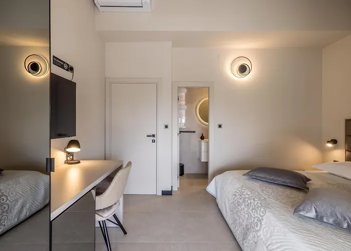 Guesthouse Rooms Split Bed & Breakfast Split