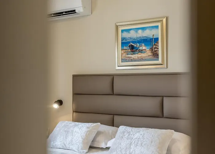 Guesthouse Rooms Split Bed & Breakfast 3*