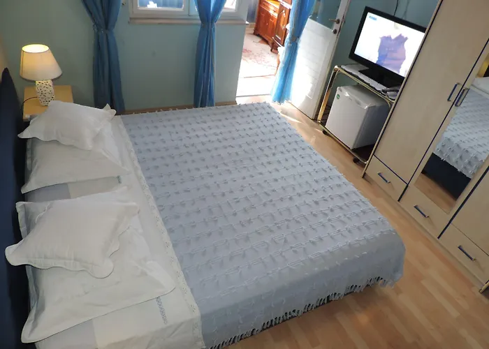 Guesthouse Rooms Split Bed & Breakfast