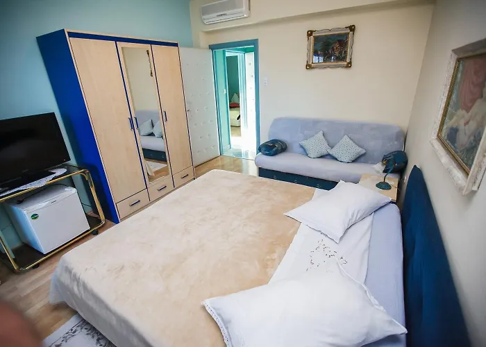 Guesthouse Rooms Split Bed & Breakfast 3*