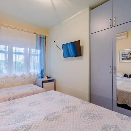 Guesthouse Rooms Split Bed & Breakfast
