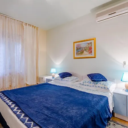 Guesthouse Rooms Split Bed & Breakfast