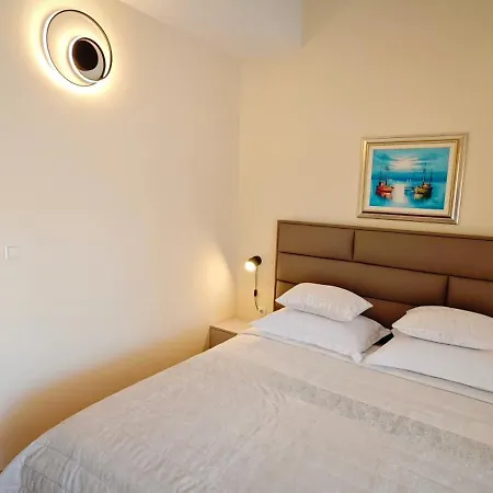 Guesthouse Rooms Split Bed & Breakfast 3*