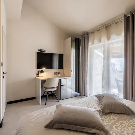Guesthouse Rooms Split krevet i doručak