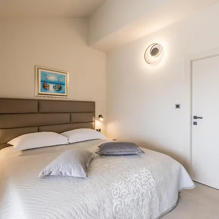 Guesthouse Rooms Split krevet i doručak