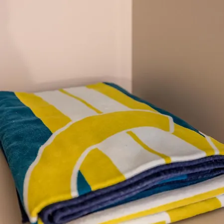 Guesthouse Rooms Split Bed and breakfast