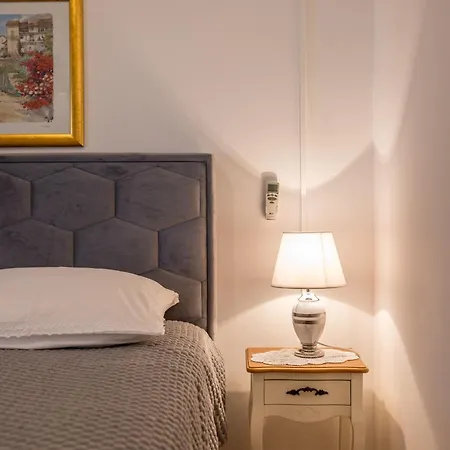 Guesthouse Rooms Split Bed and breakfast 3*