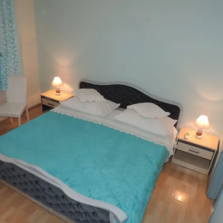 Guesthouse Rooms Split Bed and breakfast