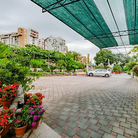 Guesthouse Rooms Split Bed & Breakfast 3*