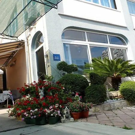 Bed & Breakfast Guesthouse Rooms Split 3*