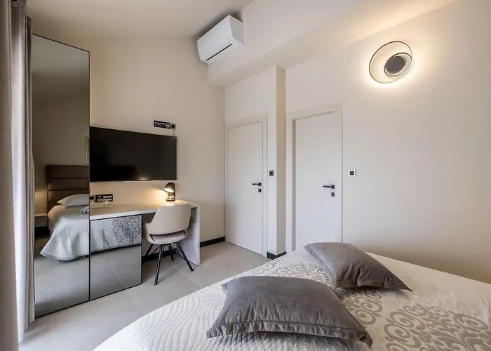 Guesthouse Rooms Split Oda ve Kahvaltı Split