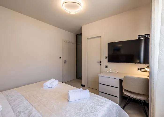 Guesthouse Rooms Split Oda ve Kahvaltı