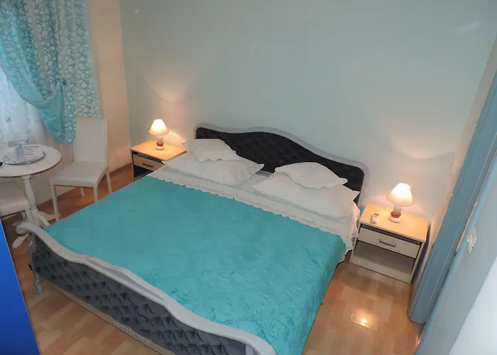 Guesthouse Rooms Split Bed and breakfast