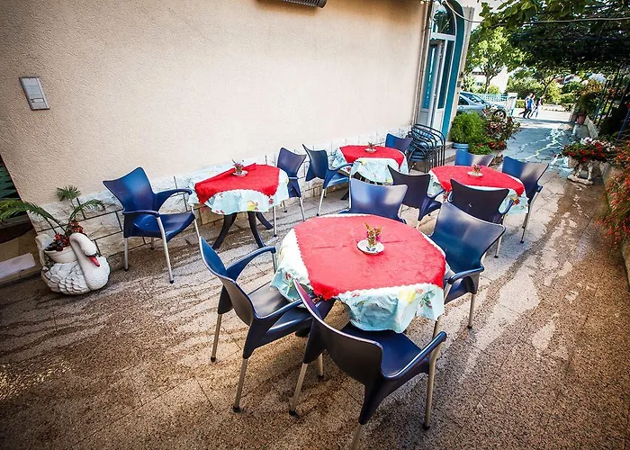 Guesthouse Rooms Split Oda ve Kahvaltı