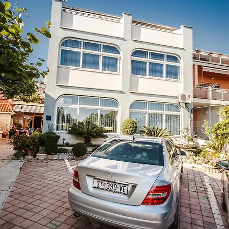 Guesthouse Rooms Split Panzió Split